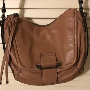 🌺Kooba “Gary” Leather Crossbody🌺